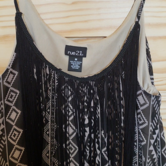 ~*Tribal print sleeveless crop top *~ - Picture 3 of 5